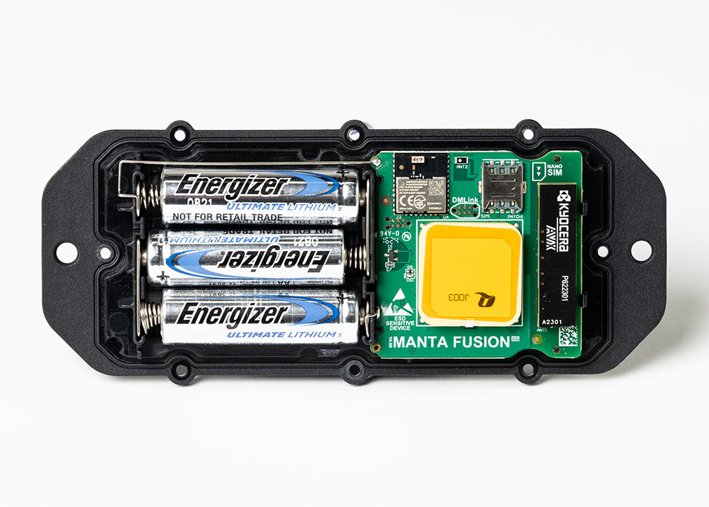 Manta Fusion Pcb & Batteries White Background