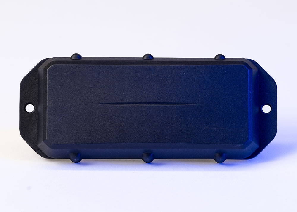 Manta Top Blue Background